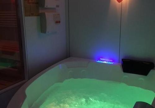 UG 2 Wellness - Whirlpool