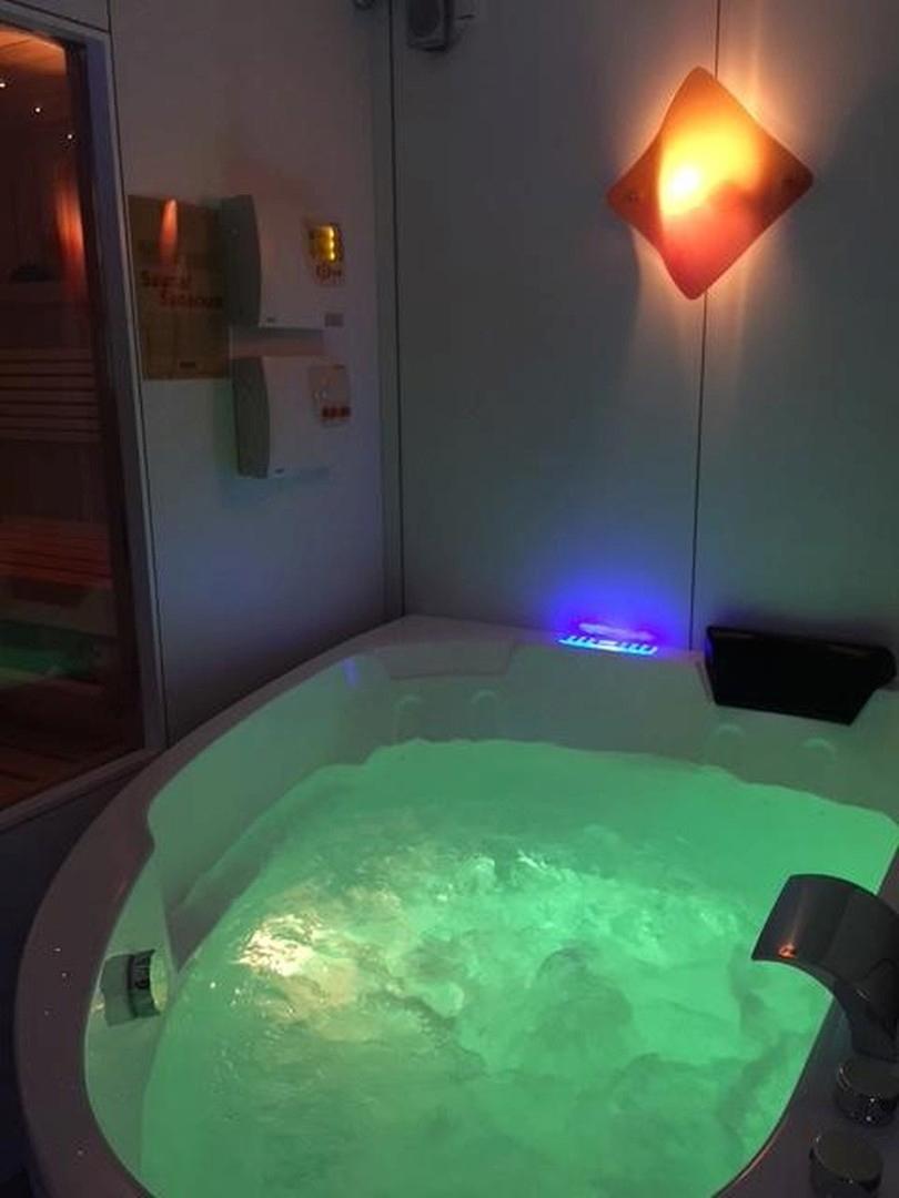 UG 2 Wellness - Whirlpool