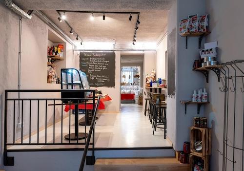 Bistro im Erdgeschosse
