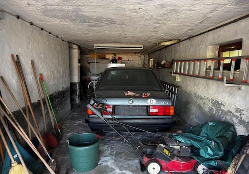 Garage mit Kellerraum