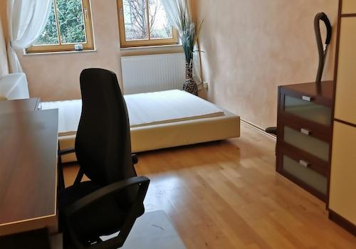 Schlafzimmer mit Arb.platz