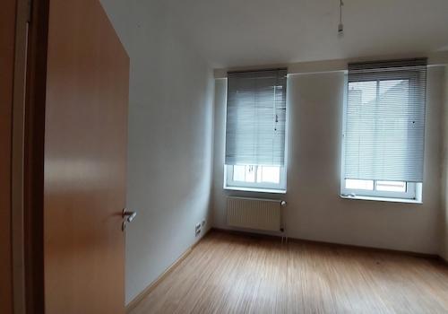 Zi. 2 (Büro, Gäste)