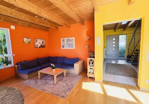 Wohnzimmer und Eingang
