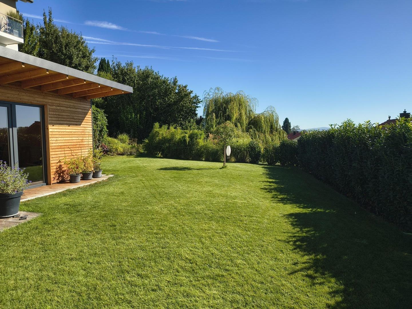 Garten mit Gartenhaus