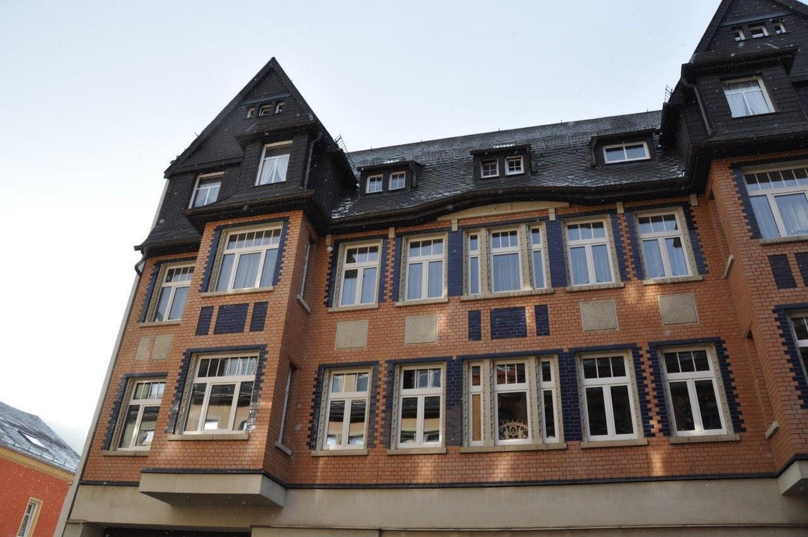 Wohnung im schwarzen Dach