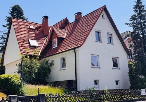 Gepflegte Außenansicht mit Vor