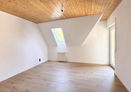 Elternschlafzimmer mit Balkon 
