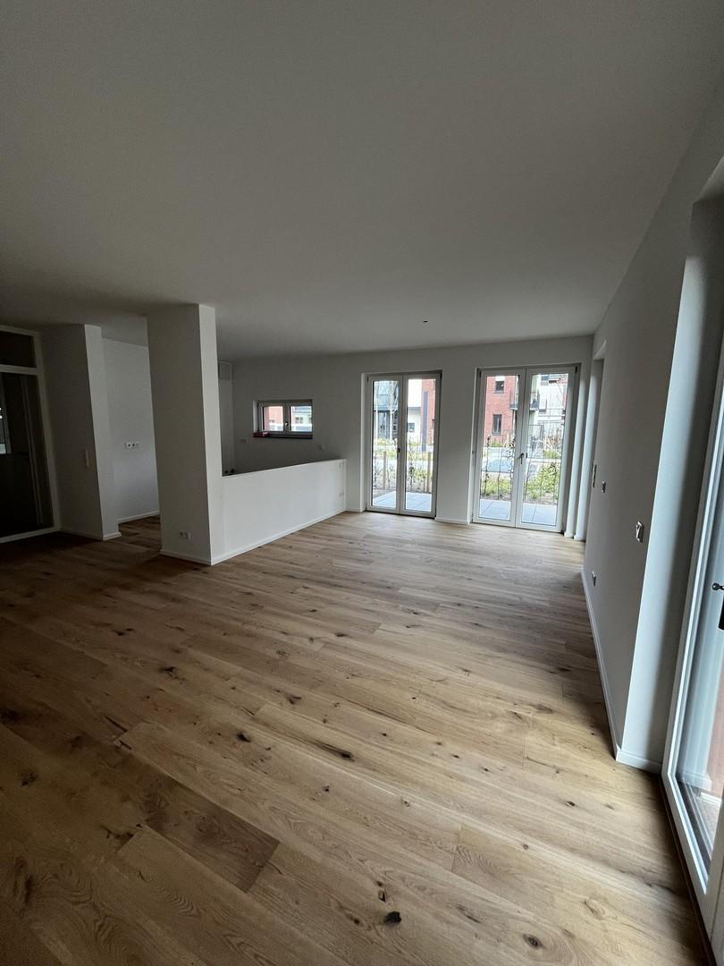 Wohnzimmer & offene Küche 