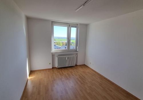 Kinderzimmer oder Büro 2