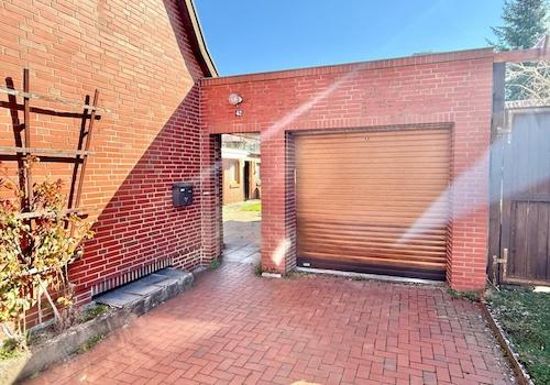 Einfahrt Garage