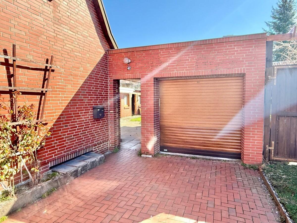 Einfahrt Garage