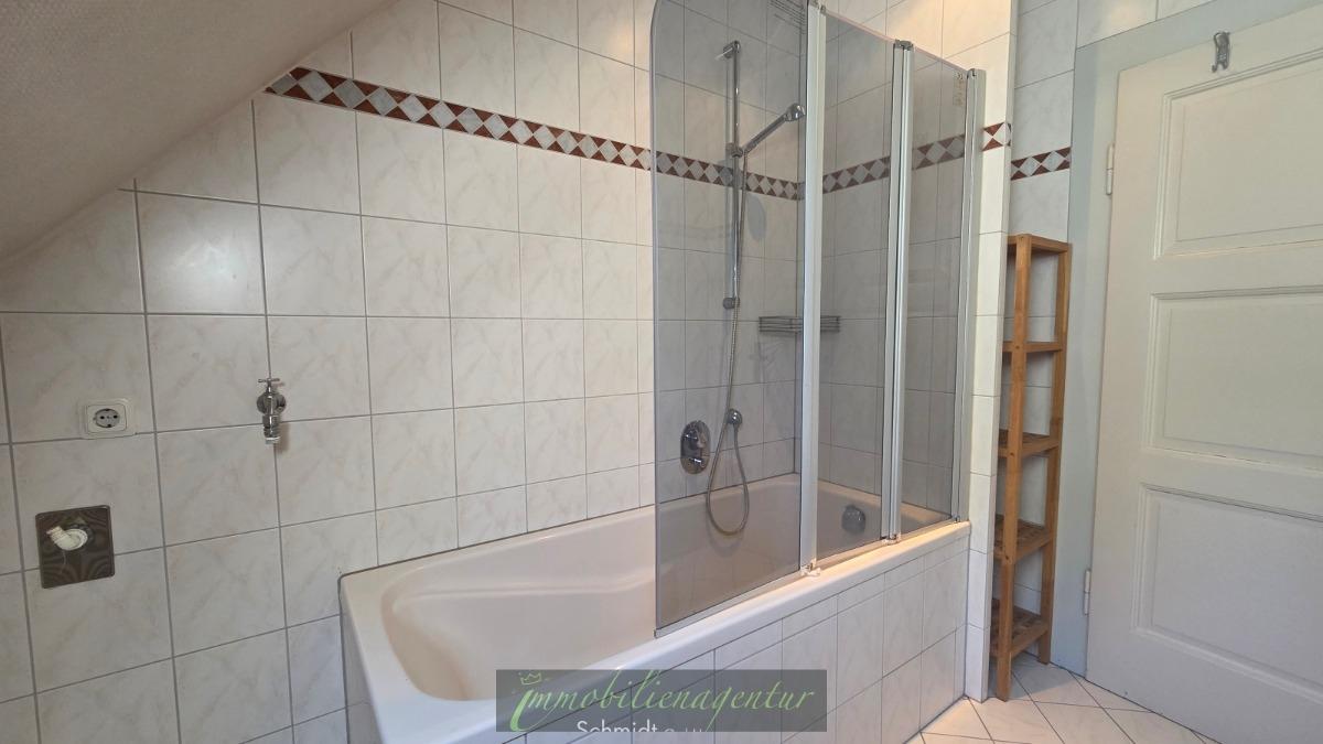 Bad mit Wanne