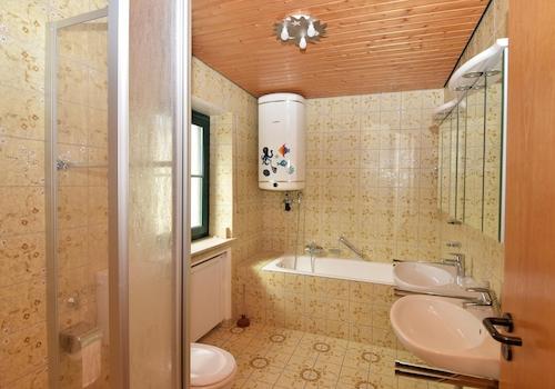 Badezimmer 1. OG