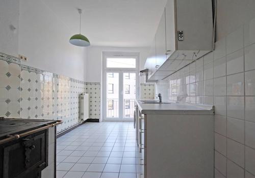 Die Wohnküche mit Balkon-Zutritt
