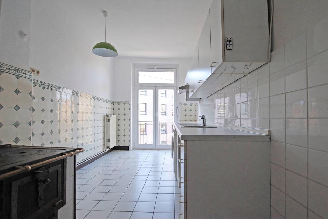 Die Wohnküche mit Balkon-Zutritt