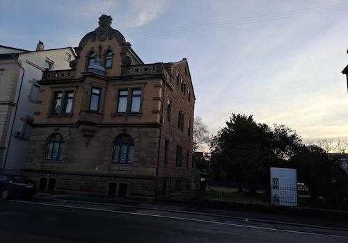 Bürogebäude