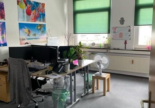 Büro 8