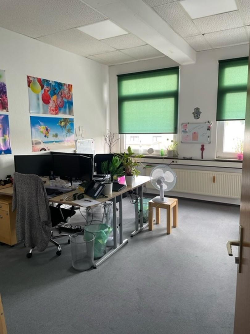 Büro 8