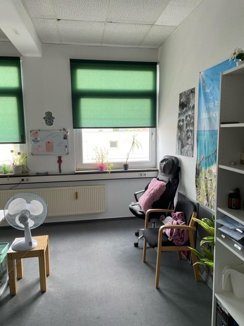 Büro 8