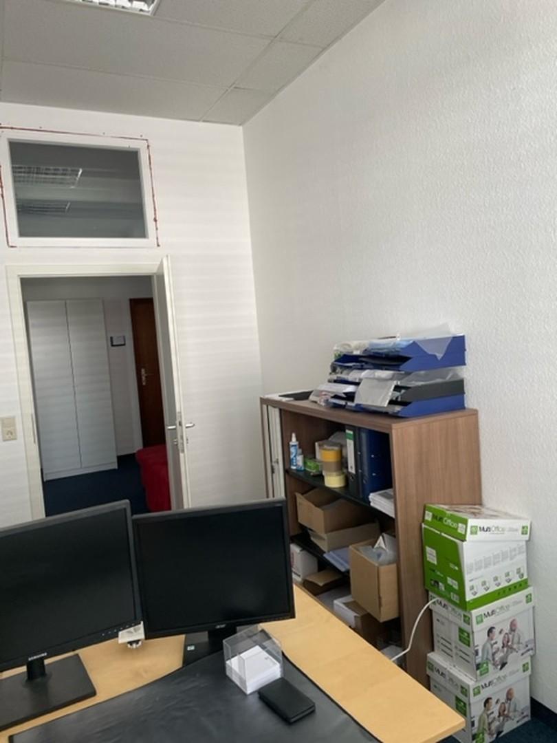 Büro 6