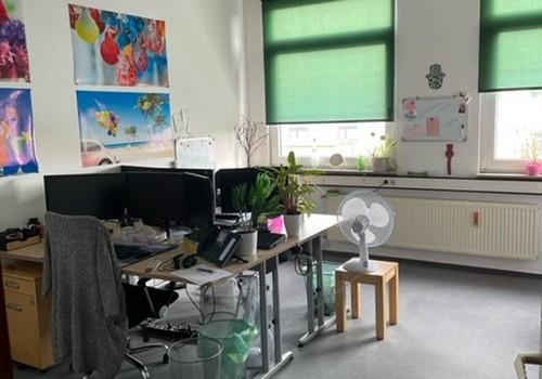 Büro 8