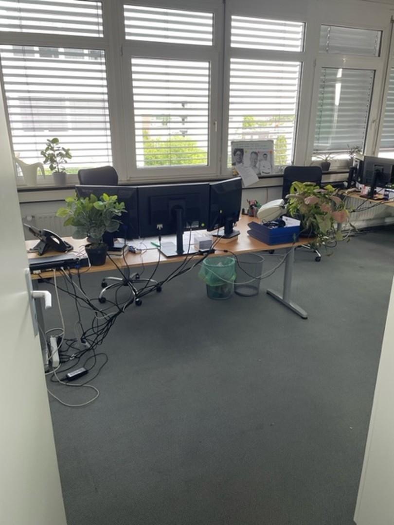 Büro 7