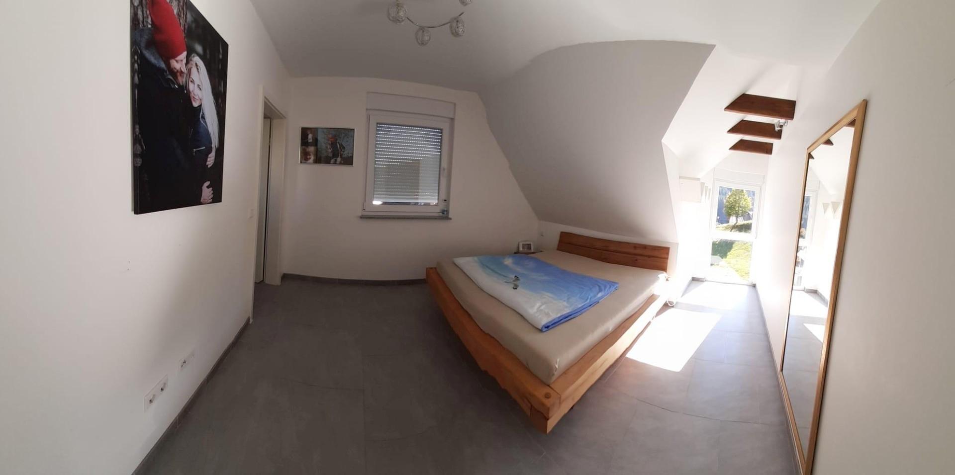 Schlafzimmer OG