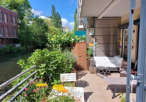 Terrasse direkt am Kanal