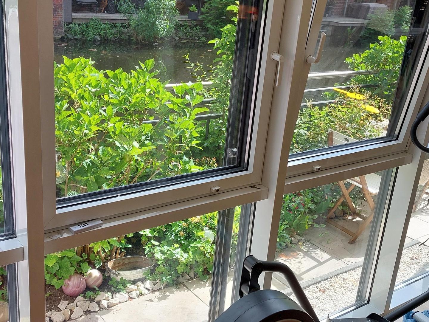 Wohnzimmer, Blick zum Kanal