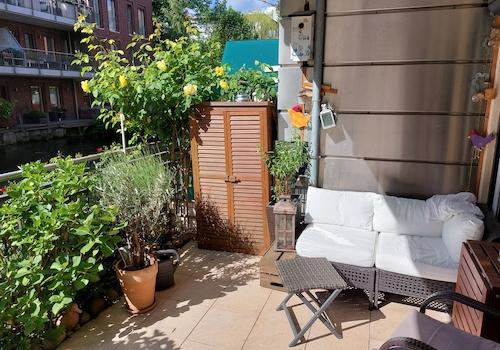 Terrasse direkt am Kanal