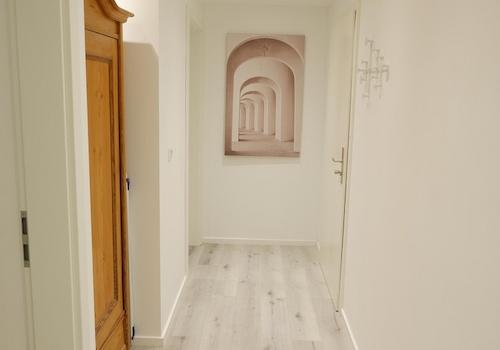 Flur mit Schrank