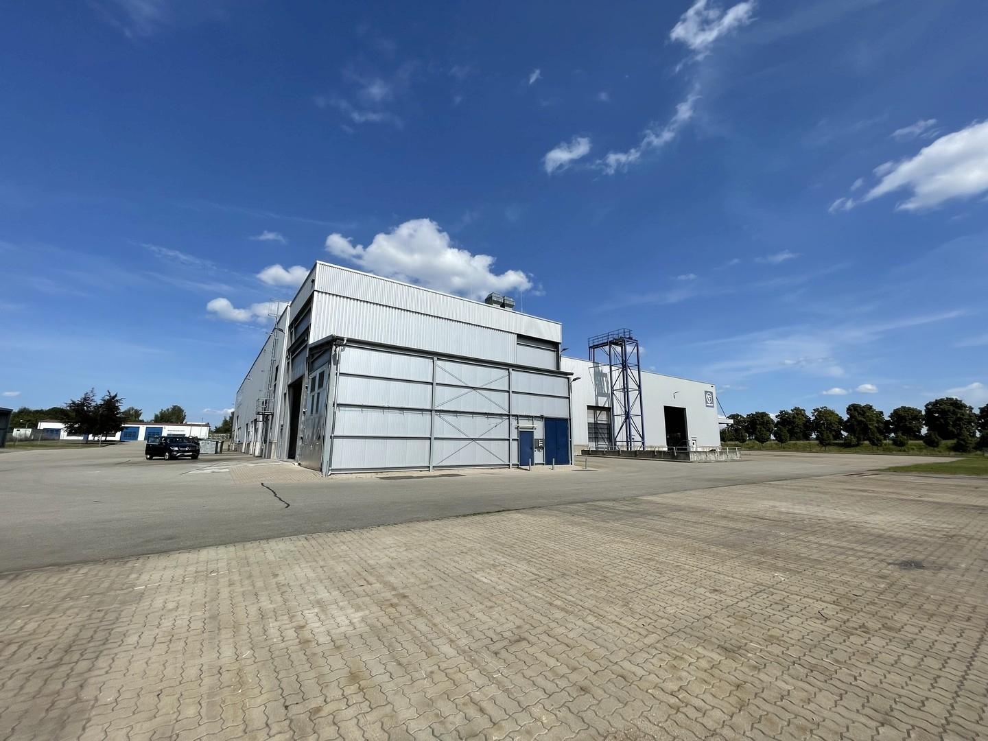 Produktionshalle Südwestseite
