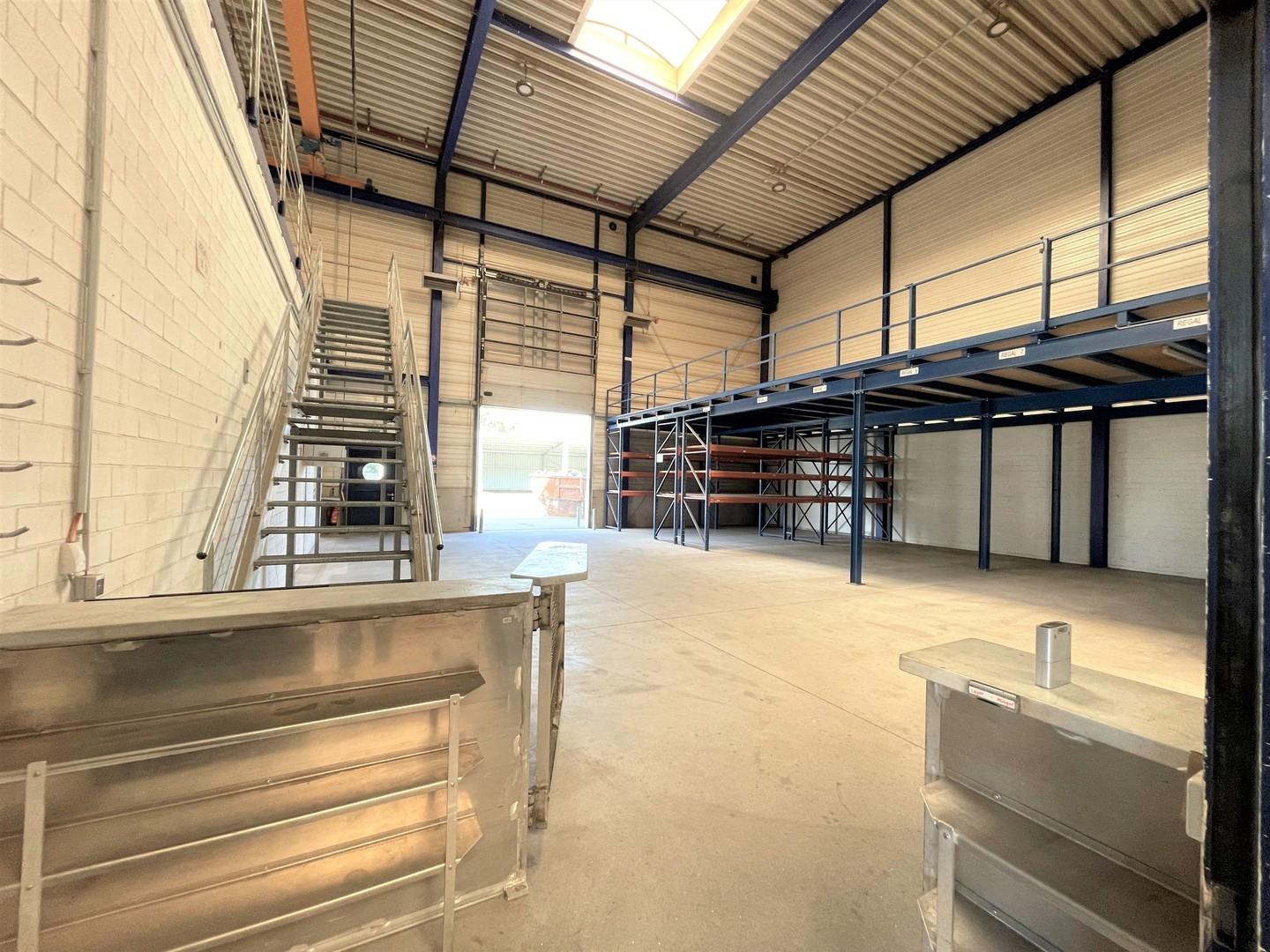 Lagerhalle / Magazin