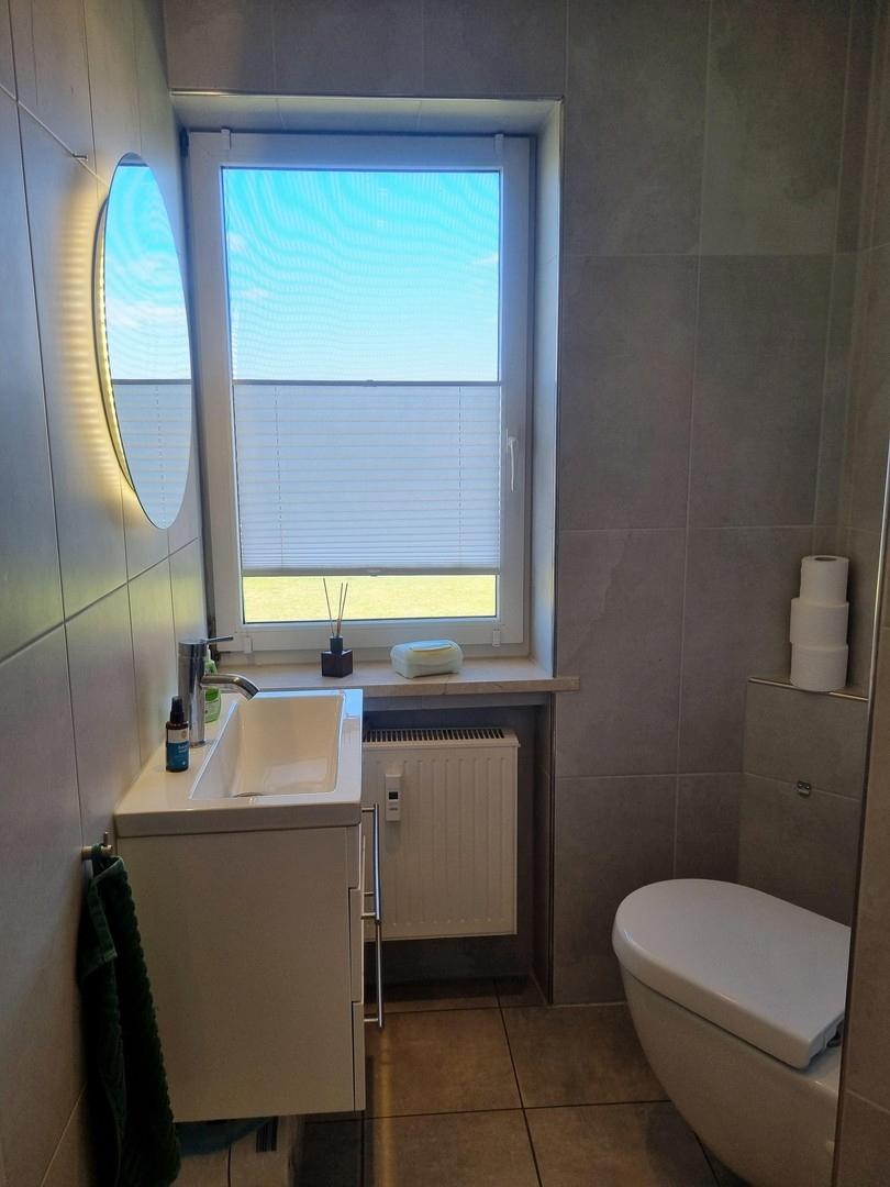 separates WC