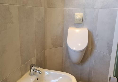 separates WC