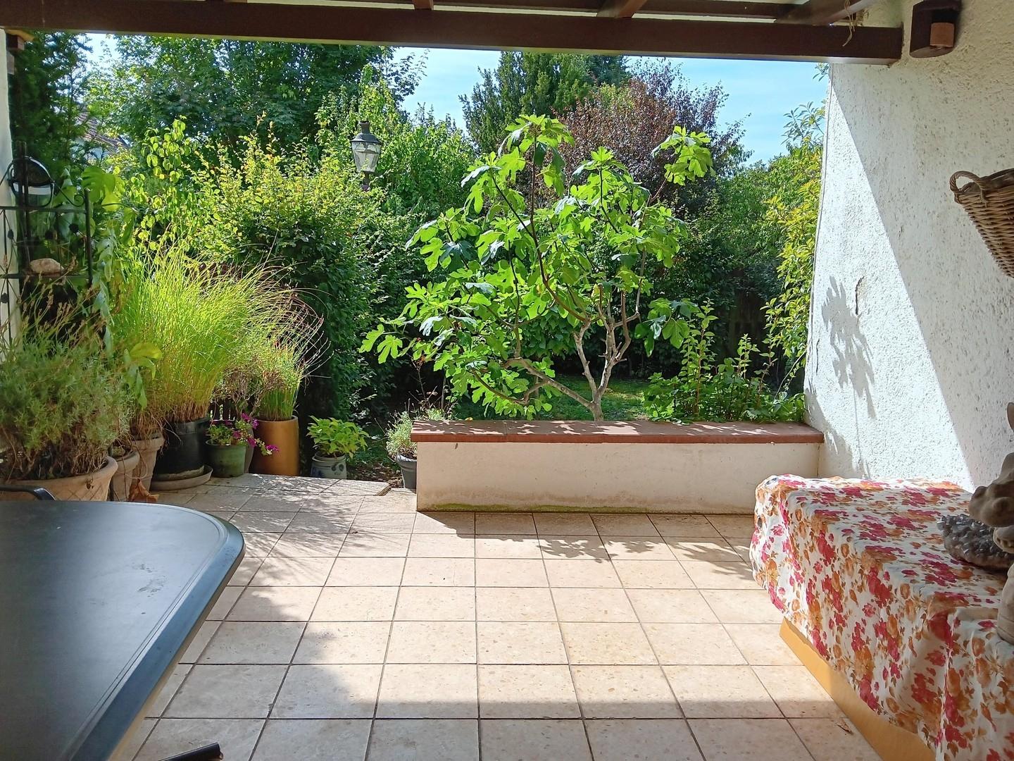 überdachte Terrasse