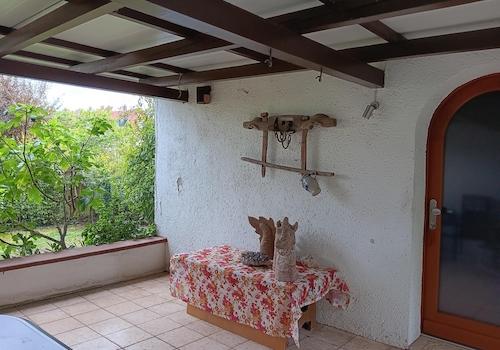 überdachte Terrasse
