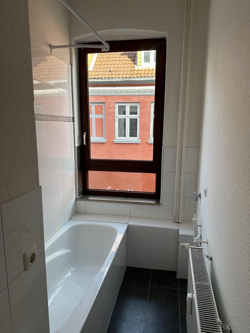 Bad mit Wanne und WC