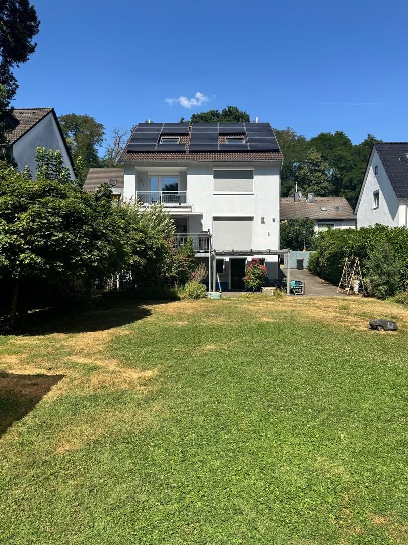 Hausansicht Garten