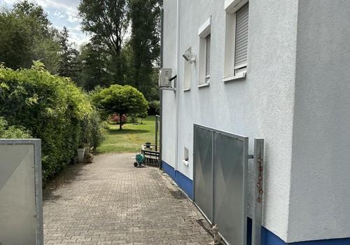 Einfahrt/ Stellplatz Wohnmobil