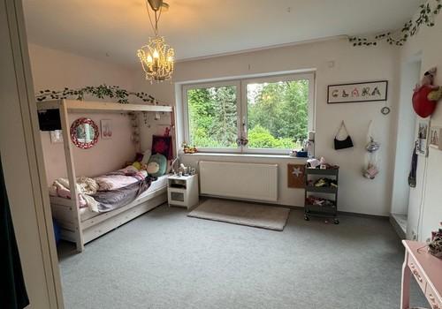 Kind 1 (Elternschlafzimmer)