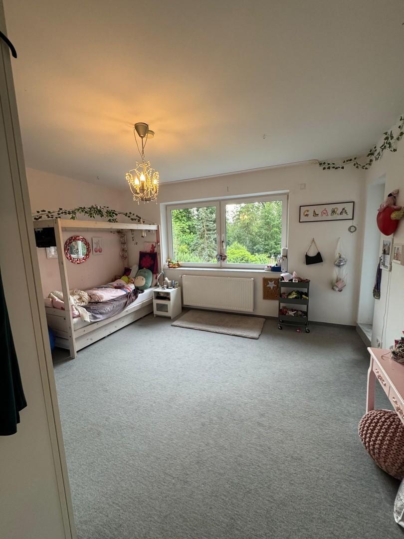 Kind 1 (Elternschlafzimmer)