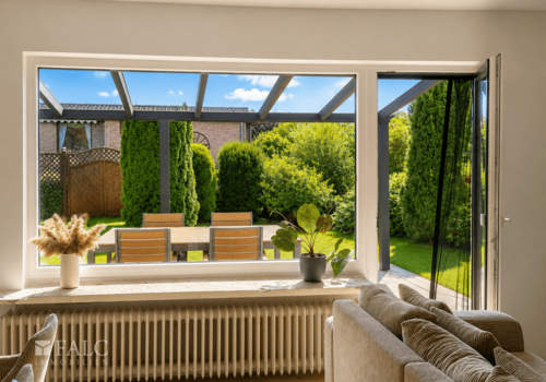 Überdachte Terrasse lädt zum verweilen ein! 