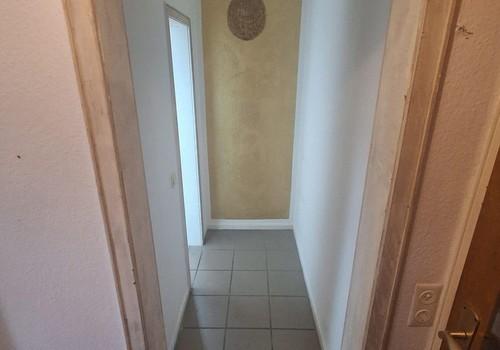 Kleiner Flur zum Badezimmer 1