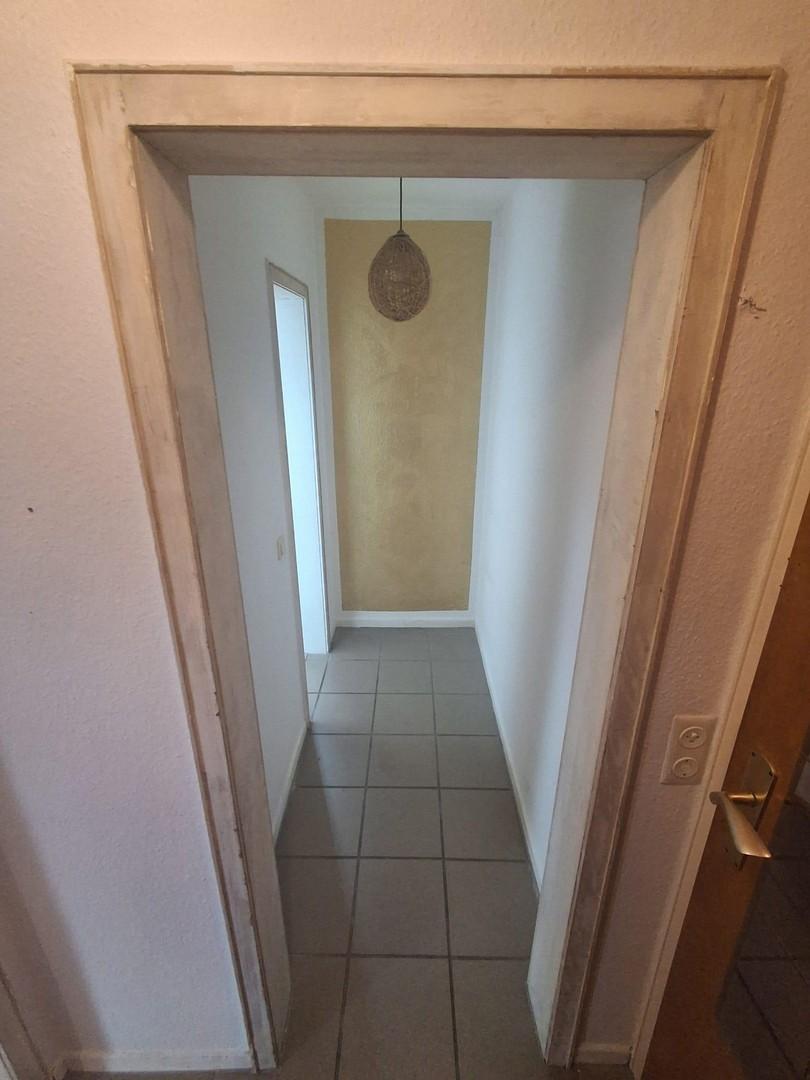 Kleiner Flur zum Badezimmer 1