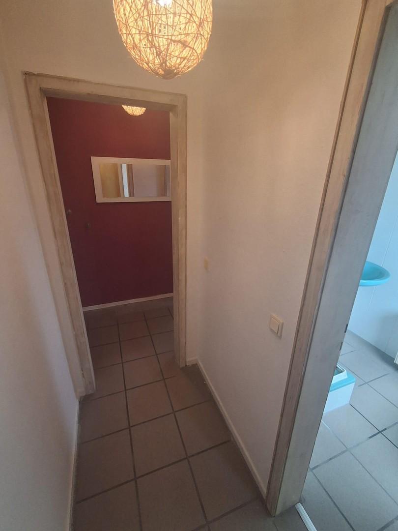 Kleiner Flur zum Badezimmer 2