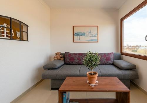Schlafcouch mit Aussicht - KI-generiert