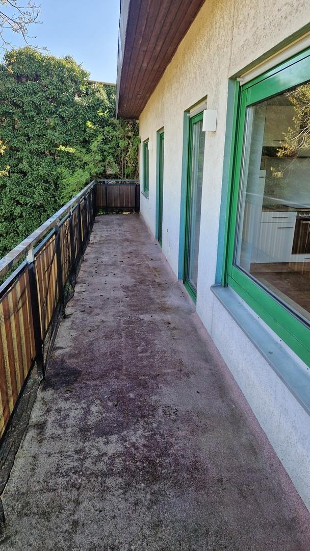 großer Balkon