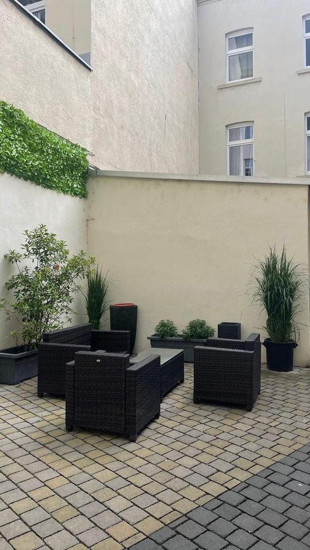 Hofterrasse zur Benutzung