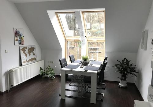Esszimmer mit Zugang Balkon